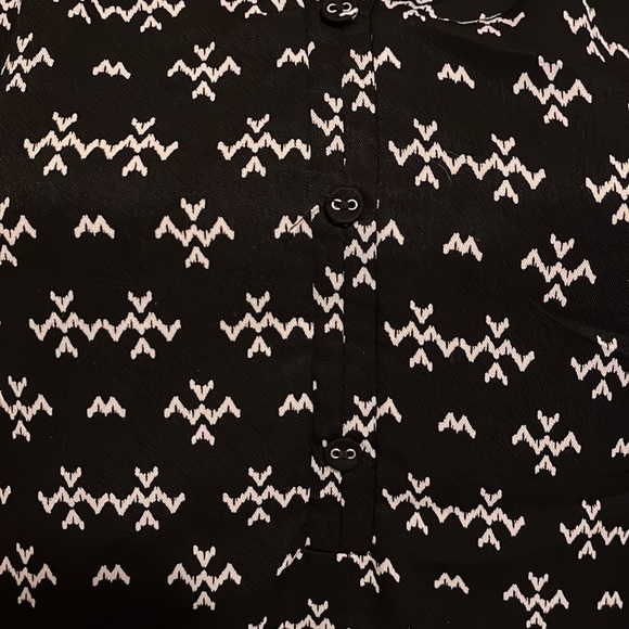 SKIES Are Blue Black and White Patterned Top Size S - Picture 2 of 6